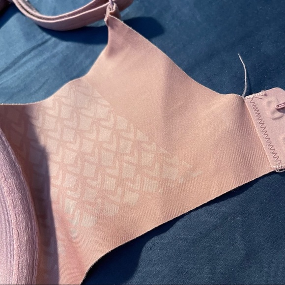✨Victoria’s Secret Lined Demi Bra - Pink Sparkle✨ - Picture 5 of 10